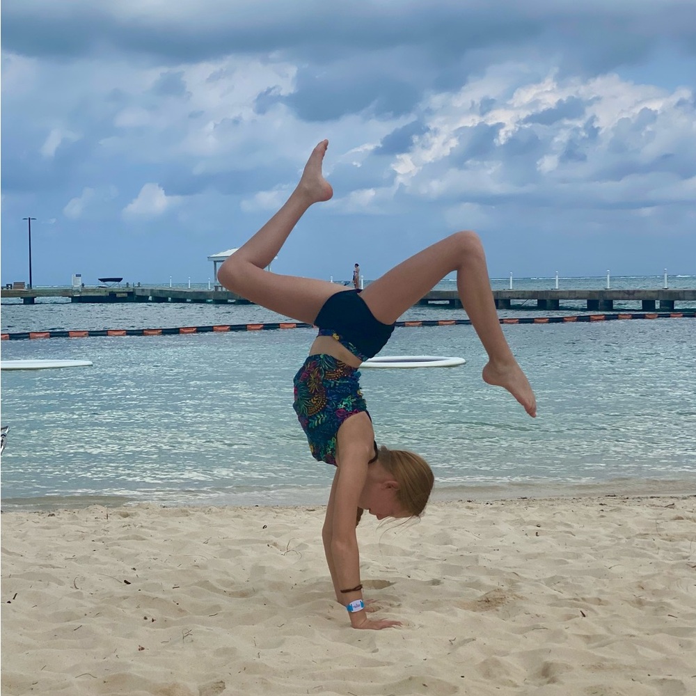 HAYLEY IS LIVE! ๐ Share Show ๐ Live Show ๐ Like to Be Notified - Picture 4 of 11